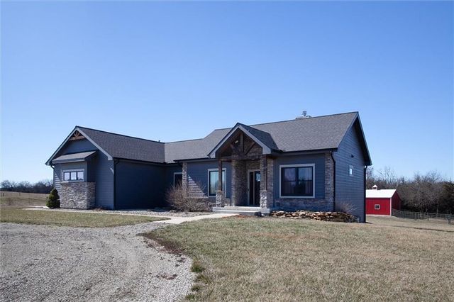 537 E 550 Road, Overbrook, KS 66524