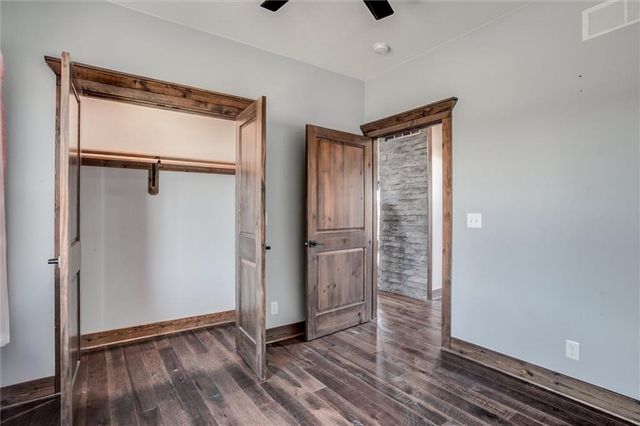 537 E 550 Road, Overbrook, KS 66524