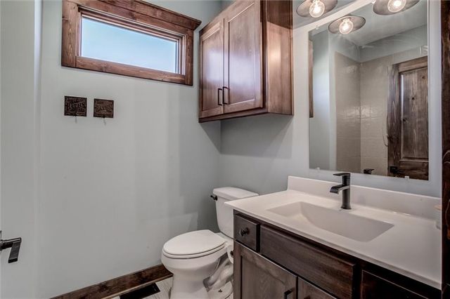 537 E 550 Road, Overbrook, KS 66524