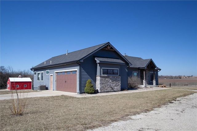 537 E 550 Road, Overbrook, KS 66524