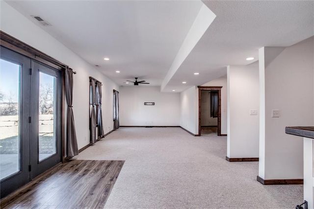 537 E 550 Road, Overbrook, KS 66524