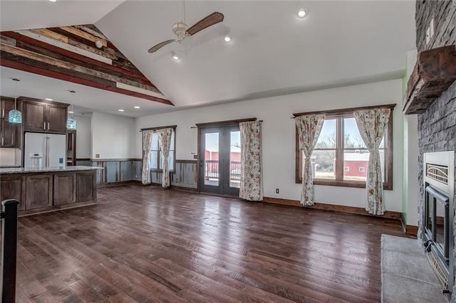 537 E 550 Road, Overbrook, KS 66524