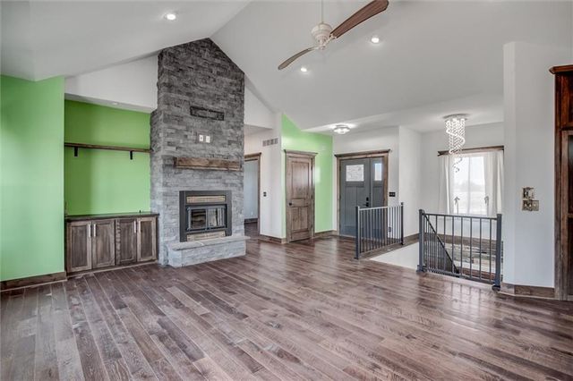 537 E 550 Road, Overbrook, KS 66524