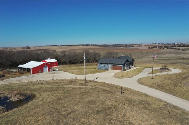 537 E 550 Road, Overbrook, KS 66524