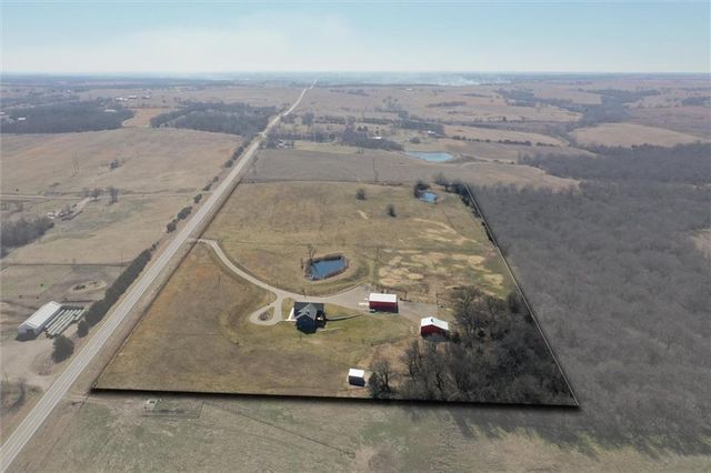 537 E 550 Road, Overbrook, KS 66524