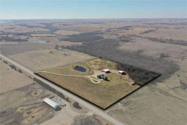 537 E 550 Road, Overbrook, KS 66524