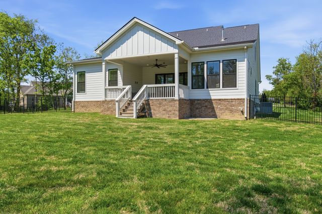 8001 Burning Tree Farm Rd, Arrington, TN 37014