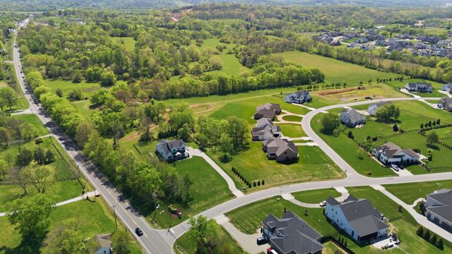 8001 Burning Tree Farm Rd, Arrington, TN 37014
