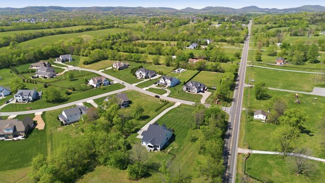 8001 Burning Tree Farm Rd, Arrington, TN 37014