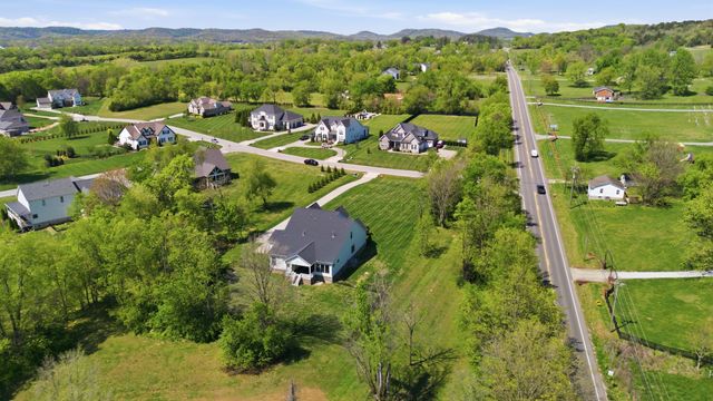 8001 Burning Tree Farm Rd, Arrington, TN 37014