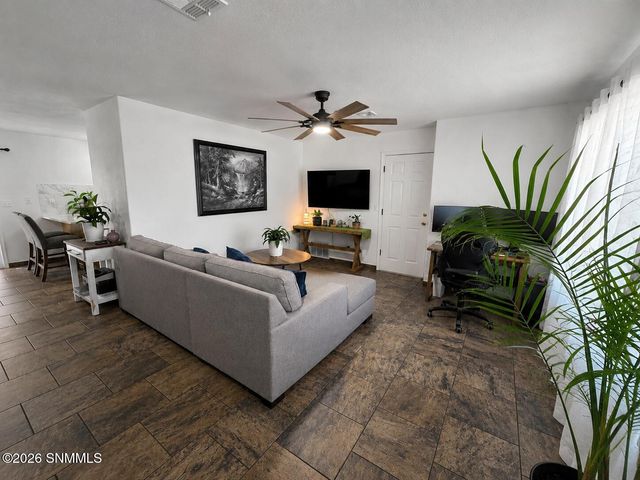 3801 Tiger Eye Drive, Las Cruces, NM 88012