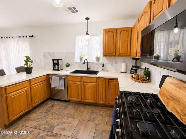 3801 Tiger Eye Drive, Las Cruces, NM 88012