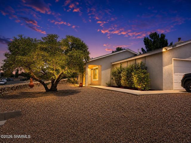 3801 Tiger Eye Drive, Las Cruces, NM 88012