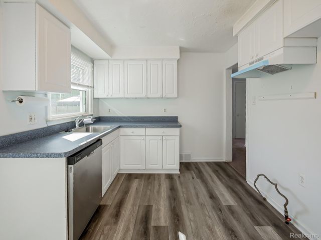 127 Auburn Street, Inkster, MI 48141