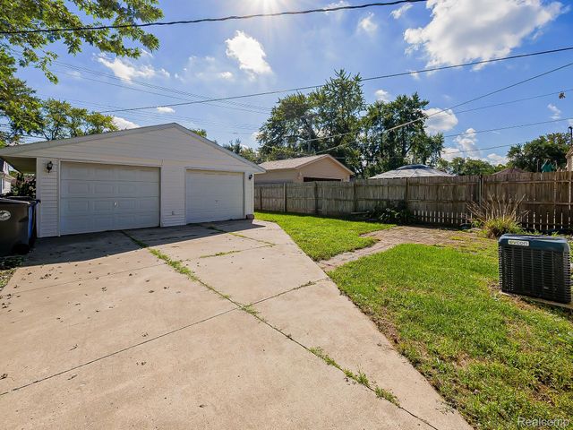 127 Auburn Street, Inkster, MI 48141