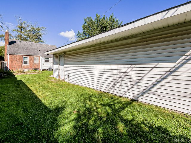 127 Auburn Street, Inkster, MI 48141