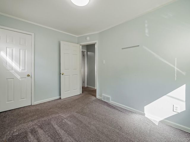 127 Auburn Street, Inkster, MI 48141