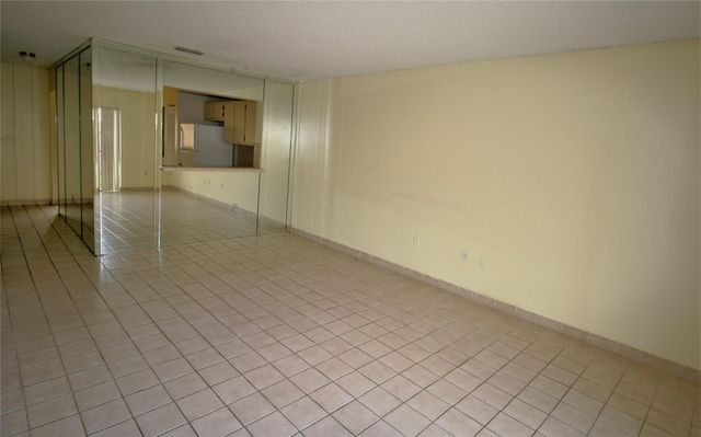 9477 Palm Circle, Pembroke Pines, FL 33025