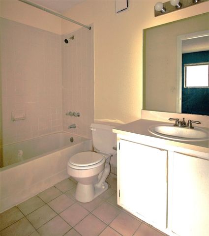 9477 Palm Circle, Pembroke Pines, FL 33025