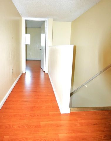 9477 Palm Circle, Pembroke Pines, FL 33025