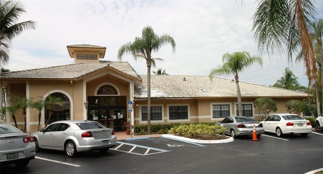 9477 Palm Circle, Pembroke Pines, FL 33025