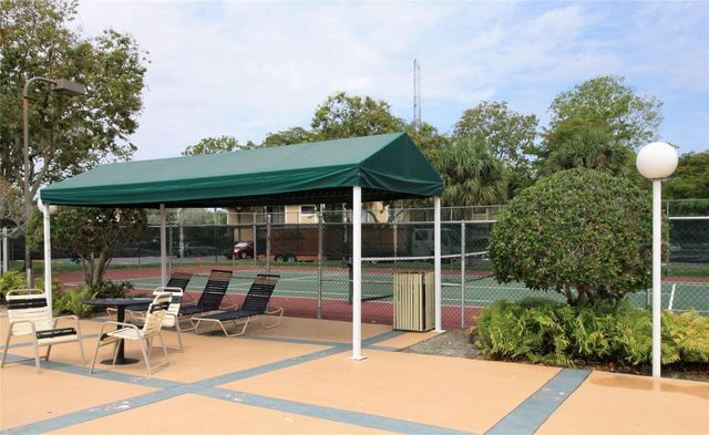 9477 Palm Circle, Pembroke Pines, FL 33025