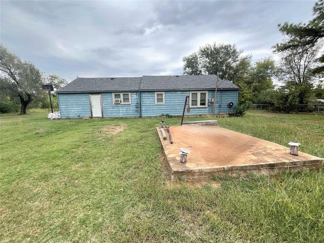 607 School Street, Elmore City, OK 73433