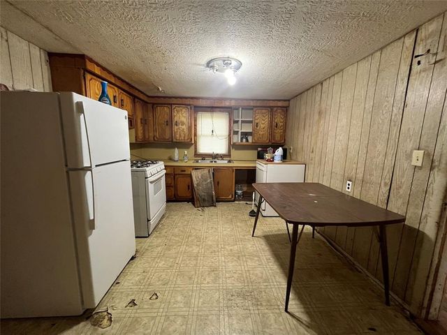 607 School Street, Elmore City, OK 73433