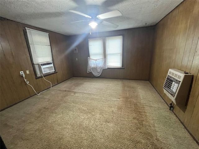 607 School Street, Elmore City, OK 73433