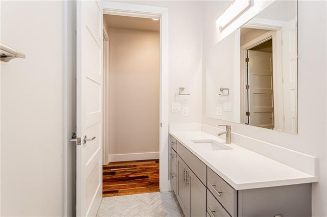 2509 Del Curto RD B, Austin, TX 78704