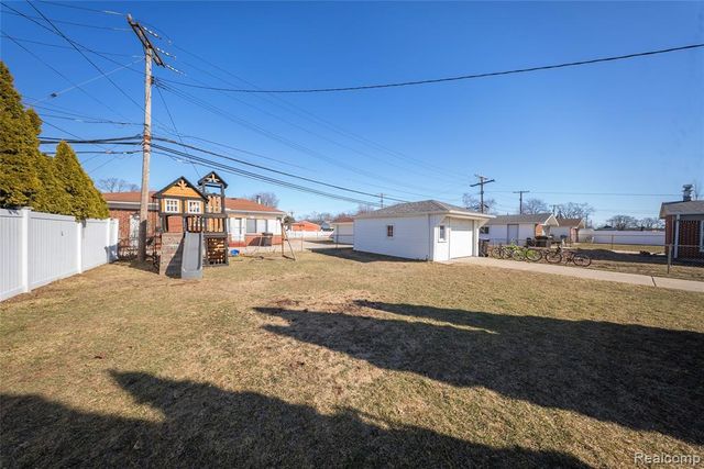 2820 Marian Drive, Trenton, MI 48183