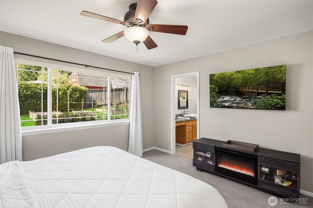 23715 29th Avenue W, Brier, WA 98036