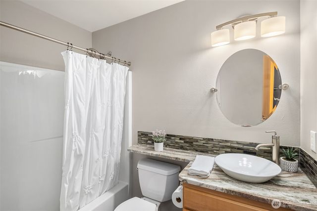 23715 29th Avenue W, Brier, WA 98036