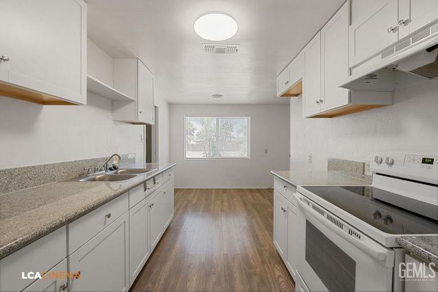2904 Idaho Street, Bakersfield, CA 93305