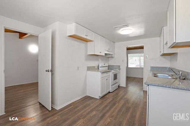 2904 Idaho Street, Bakersfield, CA 93305