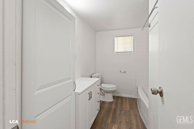 2904 Idaho Street, Bakersfield, CA 93305