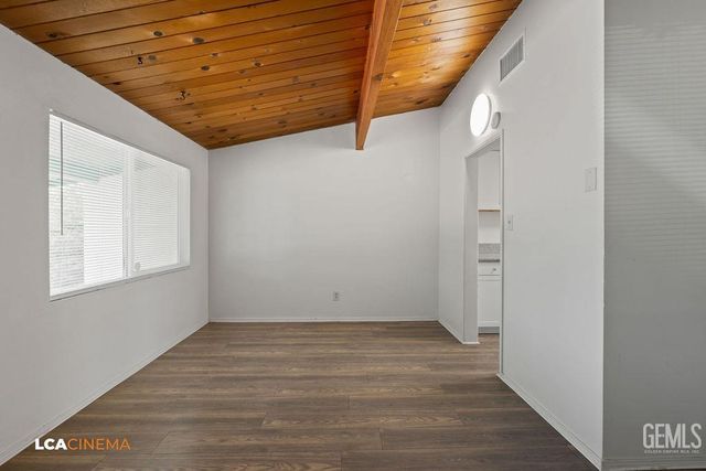 2904 Idaho Street, Bakersfield, CA 93305