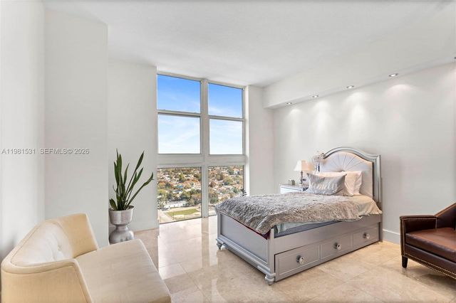 3232 SW 22nd Ter PH 2002, Miami, FL 33145