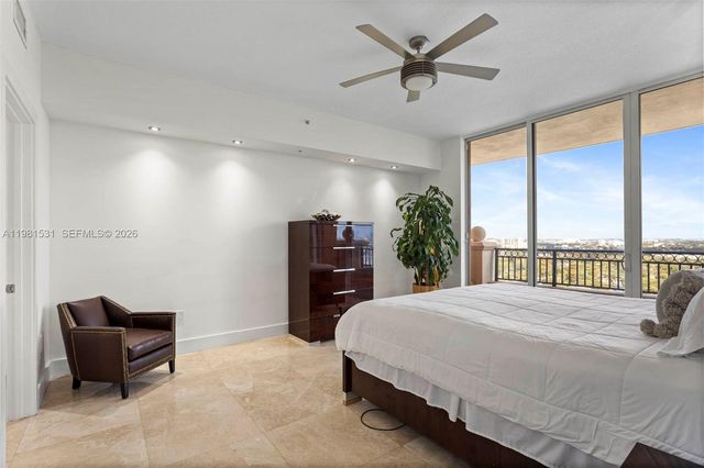 3232 SW 22nd Ter PH 2002, Miami, FL 33145