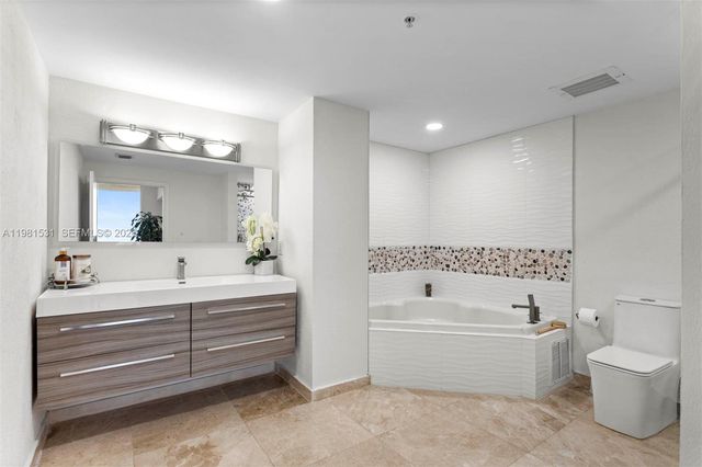 3232 SW 22nd Ter PH 2002, Miami, FL 33145