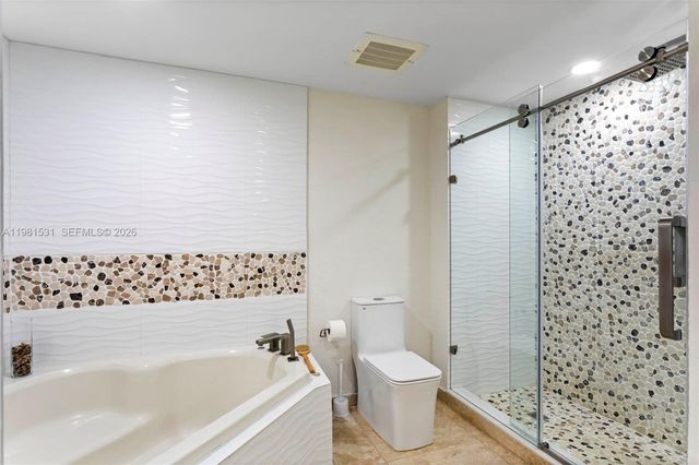 3232 SW 22nd Ter PH 2002, Miami, FL 33145