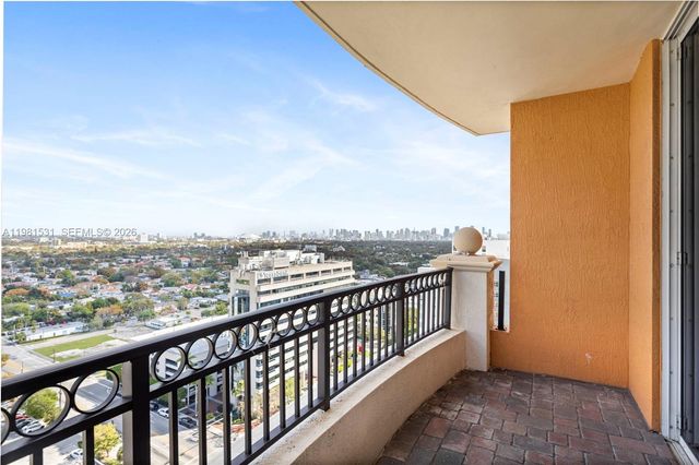 3232 SW 22nd Ter PH 2002, Miami, FL 33145