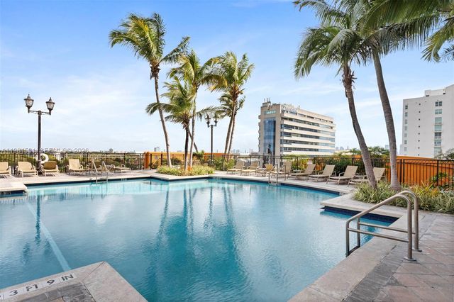 3232 SW 22nd Ter PH 2002, Miami, FL 33145