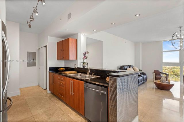 3232 SW 22nd Ter PH 2002, Miami, FL 33145