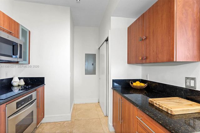 3232 SW 22nd Ter PH 2002, Miami, FL 33145