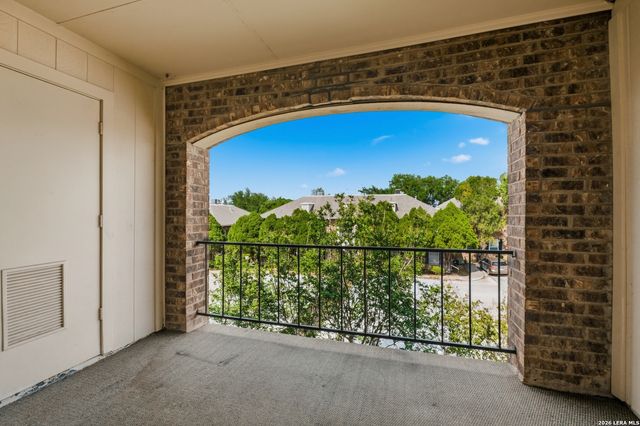 1819 Babcock Rd Apt 411, San Antonio, TX 78229