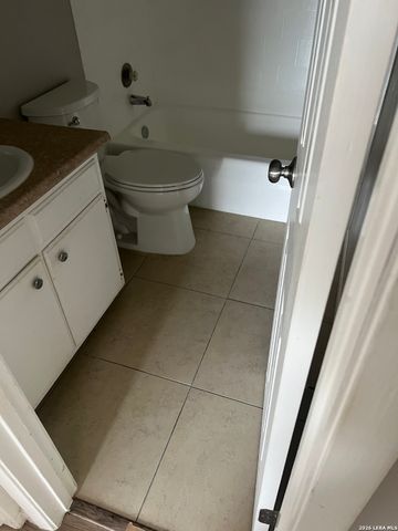 1819 Babcock Rd Apt 411, San Antonio, TX 78229