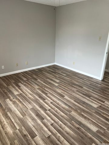 1819 Babcock Rd Apt 411, San Antonio, TX 78229