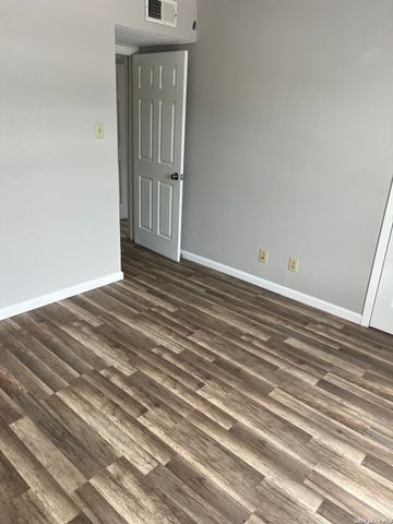 1819 Babcock Rd Apt 411, San Antonio, TX 78229