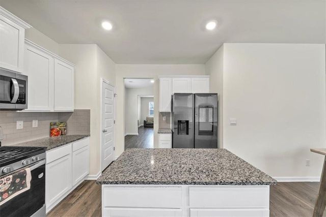 609 Azalea Bloom Drive, Loganville, GA 30052